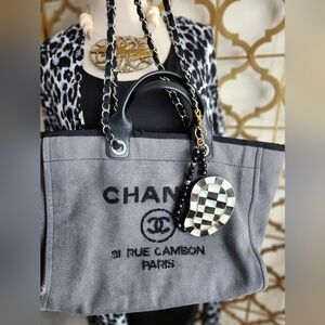 🦪Mother Of Pearl, Chrystals Checkered Pendant Bag Charm w/Goldtone Hardware